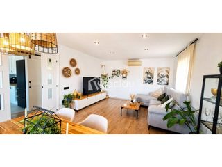 Xalet a Abrera. Magnífica casa soleada con garaje y espacio para construir una p