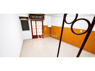 Casa a Olesa de Montserrat. Amplia casa de varias plantas con terraza y grandes posibilidade