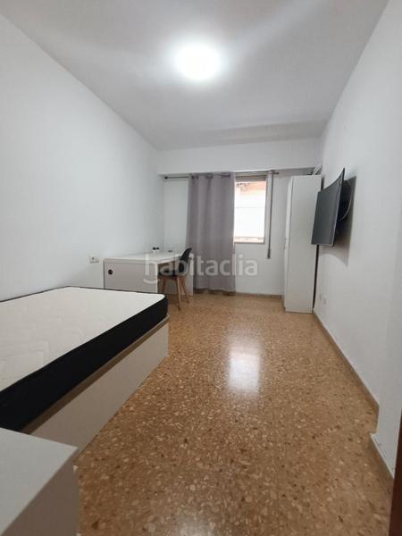 Foto ba27cbf5-85f4-4ace-a038-a75ad4189c71. Piso en carrer del peix 5 precio negociable!! en El Grau Valencia