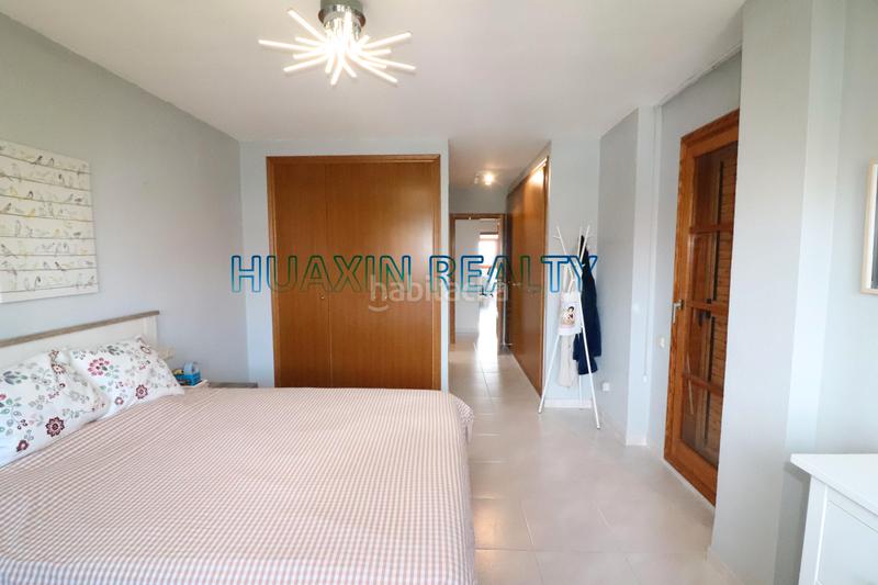 Foto 01fd8883-29af-4b02-97f3-92cb62b29100. Casa aparellada amb xemeneia calefacció aparcament piscina a Bétera