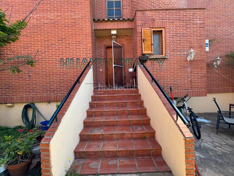 Foto 0fc4a5ac-f654-4e7f-a3e5-0b042e6b0e16. Casa aparellada amb xemeneia calefacció aparcament piscina a Bétera
