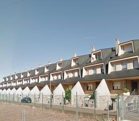 Xalet  Calle la ermita. Urban home vende chalet adosado en la virgen del camino!!!