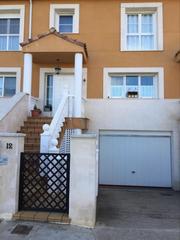 Chalet  Calle los llamargos. Urban home vende chalet adosado en sariegos!!!