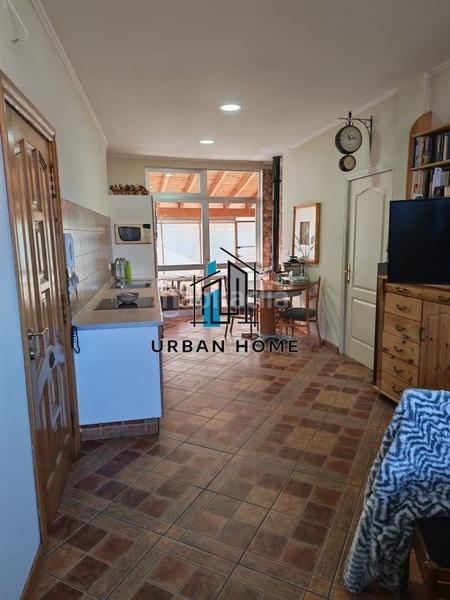 Foto eff4cfb7-eabf-4fd0-95fd-844ad584b133. Casa amb calefacció aparcament a Trobajo del camino