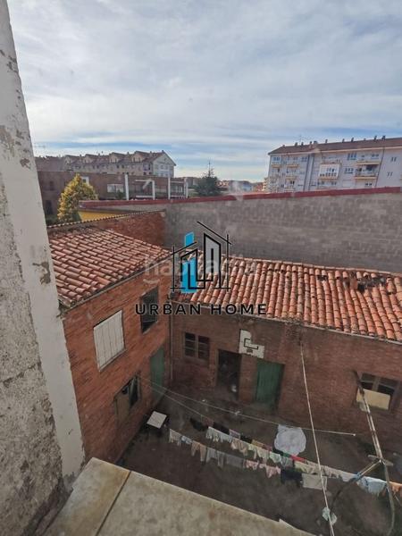 Foto cc1e09bb-db2d-445f-8af1-316b631bcf8a. Edificio in Trobajo del camino