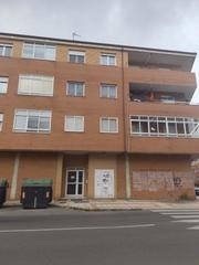 Pis  Calle alfageme. Urban home vende piso en trobajo del camino!!!