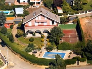 Chalet à Valdefresno. Urban home vende casa en las lomas!!!!