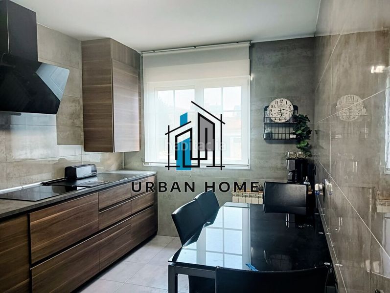 Foto 38d3bf76-ce5a-4063-aa84-c17f66db2aaa. Casa adossada amb calefacció aparcament piscina a Villaquilambre