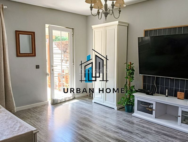 Foto 5729d510-6ef9-4f16-9539-29b320205f63. Casa adossada amb calefacció aparcament piscina a Villaquilambre