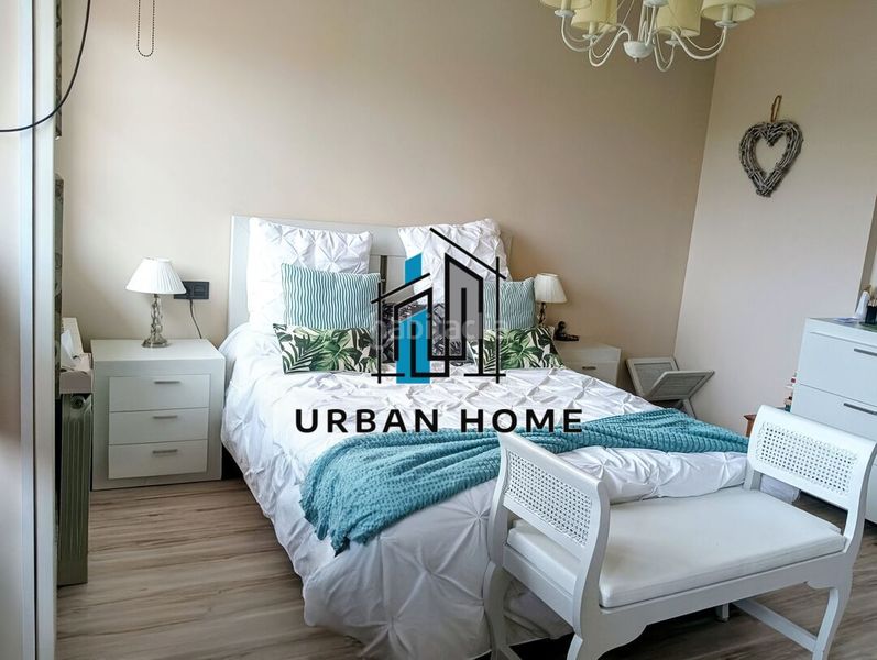 Foto 70387fbd-5980-4128-bcb7-1501f1a6ab78. Casa adossada amb calefacció aparcament piscina a Villaquilambre