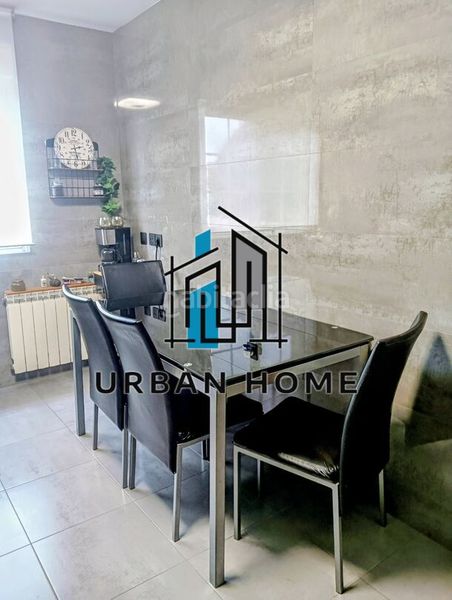 Foto 7bb222b6-0ae5-4345-bd7f-1589e9318d7e. Casa adossada amb calefacció aparcament piscina a Villaquilambre