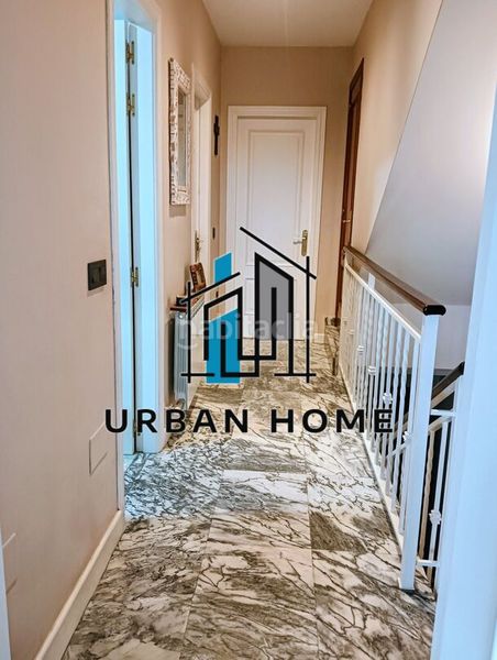 Foto 8c1d271a-293b-4ebd-8e42-008ebee87453. Casa adossada amb calefacció aparcament piscina a Villaquilambre