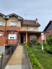 Xalet en Las Eras de Renueva. Urban home vende chalet pareado en eras de renueva!!!