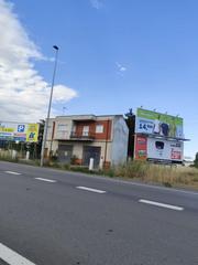 Chalet  Avenida de antibióticos. Urban home vende casa independiente en avenida antibioticos!!!
