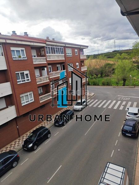 Foto abca2369-53b4-4cf7-a1fa-844fd8fd9c11. Pis amb calefacció aparcament a Villaquilambre