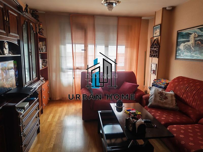 Foto e588e262-55bf-4f95-ad80-eef841cfaec0. Pis amb calefacció aparcament a Villaquilambre