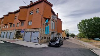 Duplex  Avenida polideportivo. Urban home vende precioso duplex en santa marina del rey