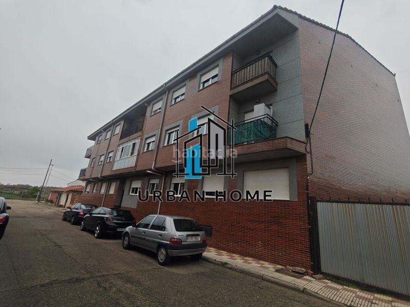 Foto e6f4d80b-4d54-4256-993b-b7584a9b055d. Flat with heating parking in Villaquilambre