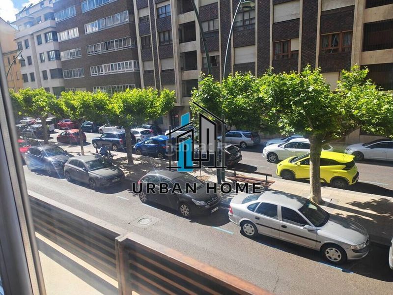 Foto 40cd9f3f-f1bd-48aa-9df7-33c45e0d3dde. Pis amb calefacció aparcament a Centro Ciudad León