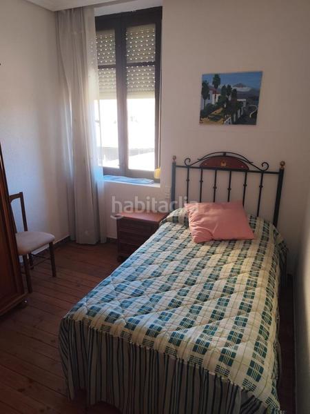 Foto 172bdd08-932f-4bf1-95a0-6b536206ff1e. Doppelhaus mit heizung parking in Trobajo del Cerecedo León