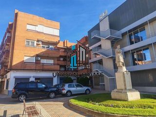 Pis  Plaza el salvador. Urban home vende estupendo piso en valencia de don juan