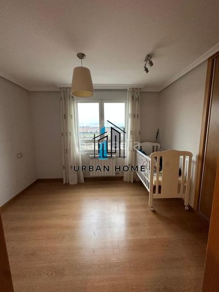 Foto 6058b0d3-ebcc-4653-af98-87fba3e7c704. Flat with heating parking in Armunia León