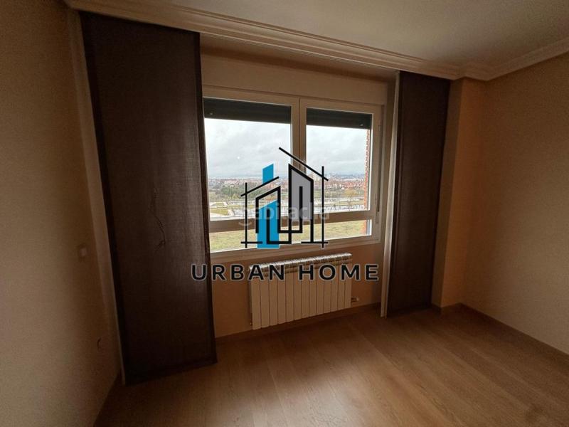 Foto c7427adc-3025-48d6-b261-fcb9025d5f47. Flat with heating parking in Armunia León