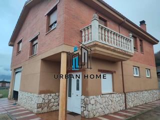 Xalet a Santovenia de la Valdoncina. Urban home vende precioso chalet en ribaseca!!