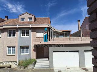Maison jumelée à Villaquilambre. Urban home vende precioso chalet en urbanización villazulema en