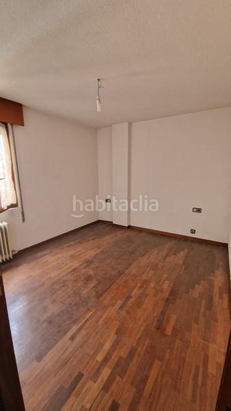 Foto 503f1faf-ce88-49a9-b8d8-5186b16bf7bb. Pis amb calefacció aparcament a Centro Ciudad León