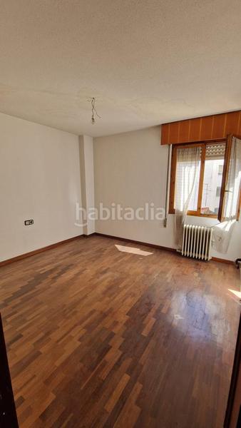 Foto 8deb2f4f-ff4f-48aa-b885-4fba0b9711ea. Pis amb calefacció aparcament a Centro Ciudad León