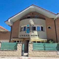 Chalet en Trobajo del camino. Urban home vende magnifica casas en zona comisaria de san andres