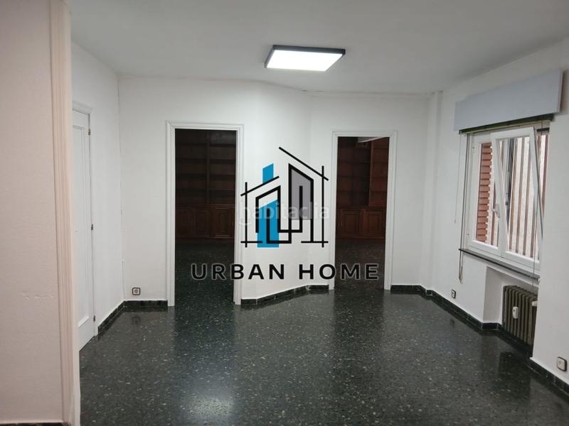 Foto 26b0a154-67ef-4628-a5f1-595a328ab3b5. Miete büro mit heizung in Centro Ciudad León