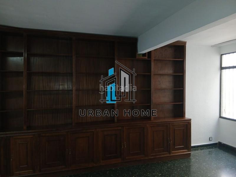 Foto d4e82aae-2716-44d2-b675-a50f8786603f. Rent office space with heating in Centro Ciudad León