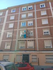 Appartement  Calle monte de piedad. Urban home vende piso barrio las ventas, ideal inversores!!