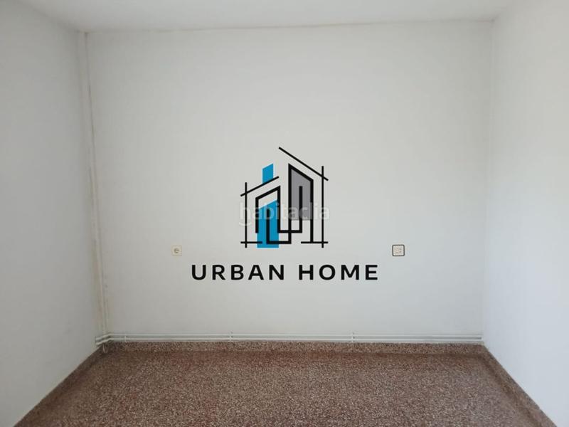 Foto 9c64de56-4c7f-4994-8ce0-2b213d24e682. Piso urban home vende piso barrio Las Ventas, ideal inversores!! en León