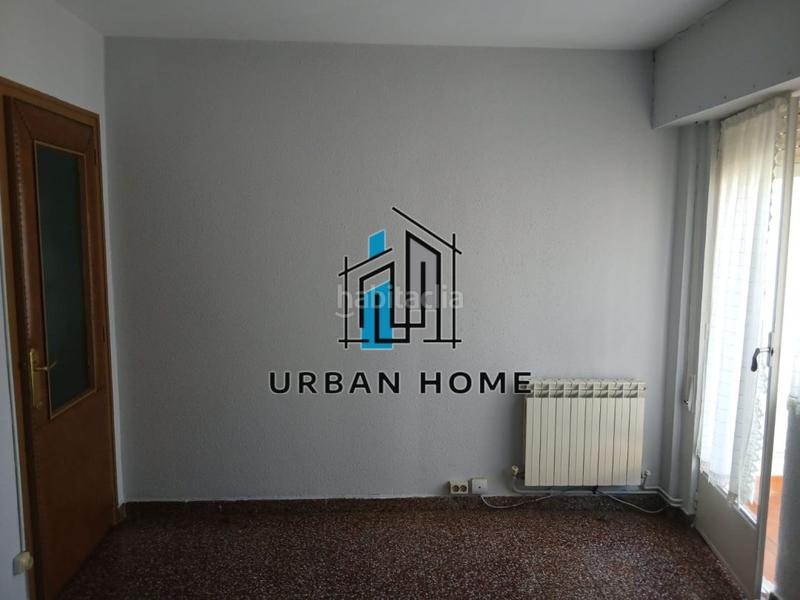 Foto a84b43c9-6bed-4f46-a24c-40d0cdd48ba9. Piso urban home vende piso barrio Las Ventas, ideal inversores!! en León