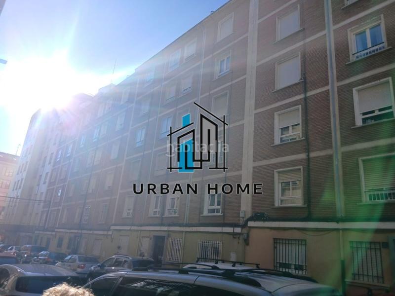 Foto ebe6c6b7-5b49-44b2-a647-b3a5f8580a80. Piso urban home vende piso barrio Las Ventas, ideal inversores!! en León