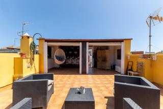 Reihenhaus in Massamagrell. Tu nueva casa adosada con terraza y tres plantas llenas de posib