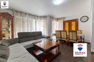 Piso en Barrio Benicalap. Remax sorolla presenta en exclusiva tu nuevo hogar en benicalap