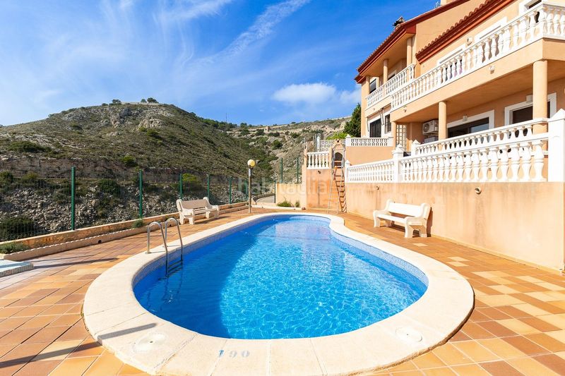 Foto b8b58557-a606-4bd8-b8e2-75959f74daa9. Casa adossada amb calefacció aparcament piscina a Cullera