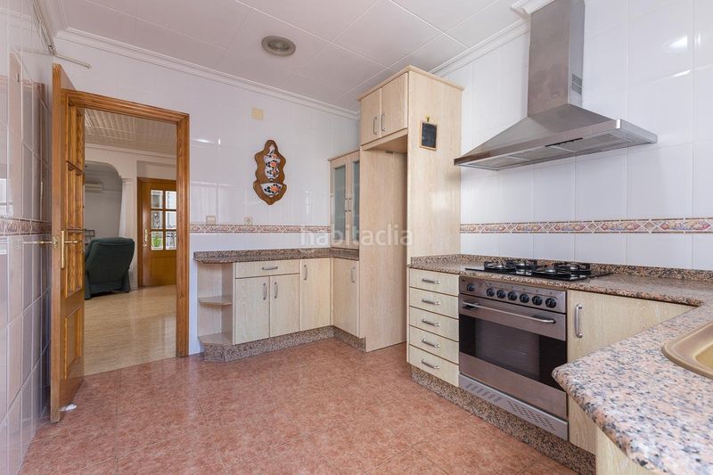 Foto 1a8a542a-eeff-4a31-8427-c00f857aab09. Flat with heating in El Mercado Manises