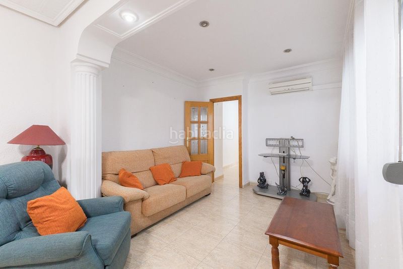 Foto 4e2057c4-8dff-4d96-84c2-d2a713cecf2a. Flat with heating in El Mercado Manises