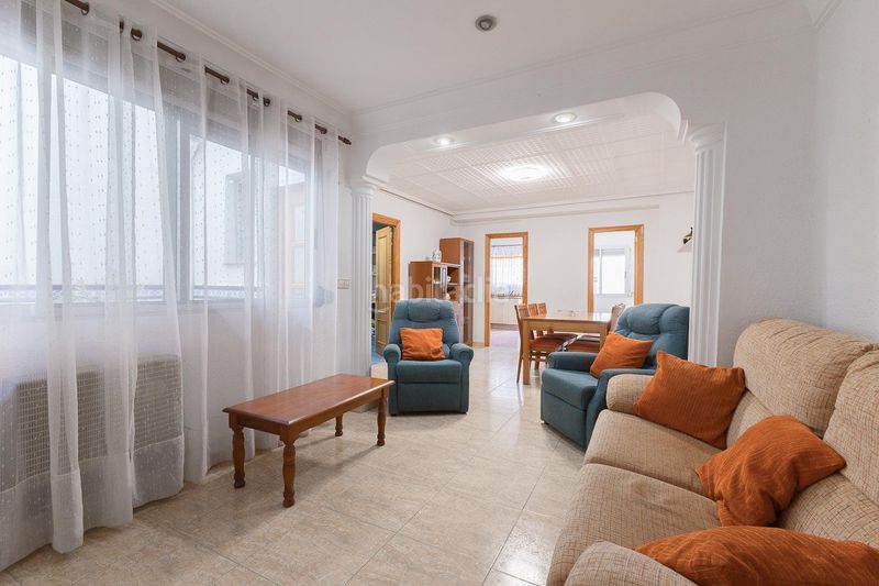 Foto 5632d248-5cca-41ff-beec-fc6e2e0f6497. Flat with heating in El Mercado Manises