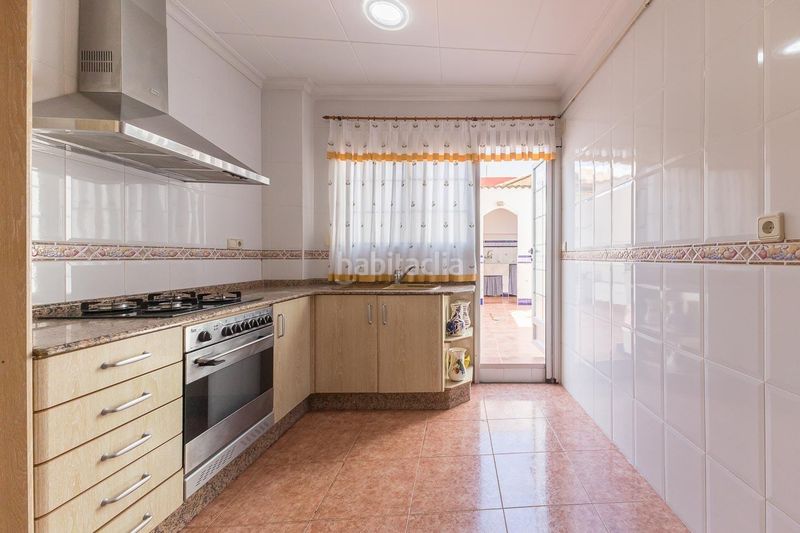 Foto c4dcfe26-bd0a-4769-aacf-f577c15c7e26. Flat with heating in El Mercado Manises