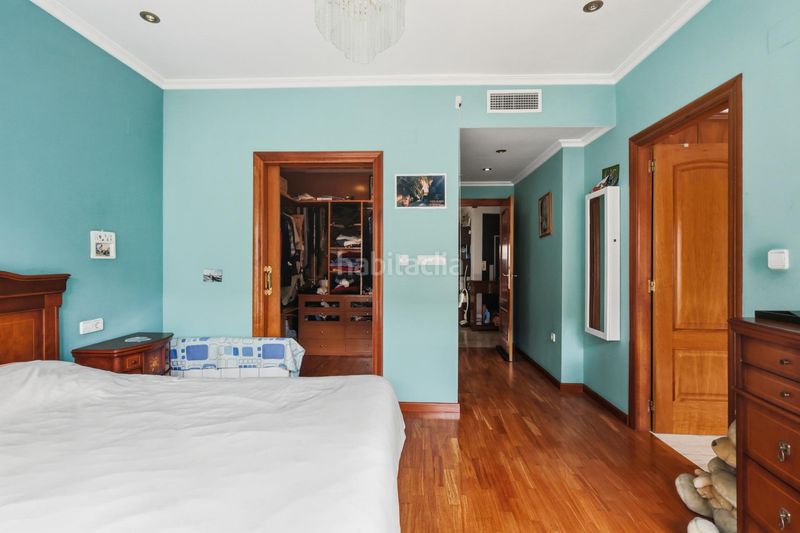 Foto dd0d83e3-9a67-4aeb-8186-a0555b8a72d9. Casa adossada amb aparcament a Casas Verdes - Ermita Godella