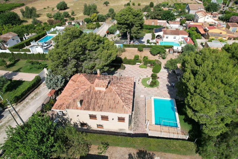 Foto e73da92d-c7d6-4f96-8f69-f05432bfb40d. Xalet amb calefacció aparcament piscina a Pla dels Aljubs Pobla de Vallbona (la)