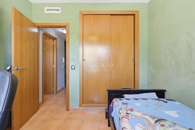Foto 9fb8c3ba-9d62-432b-94a0-75754e639431. Casa adossada amb aparcament a Nuevo Centro Sagunt