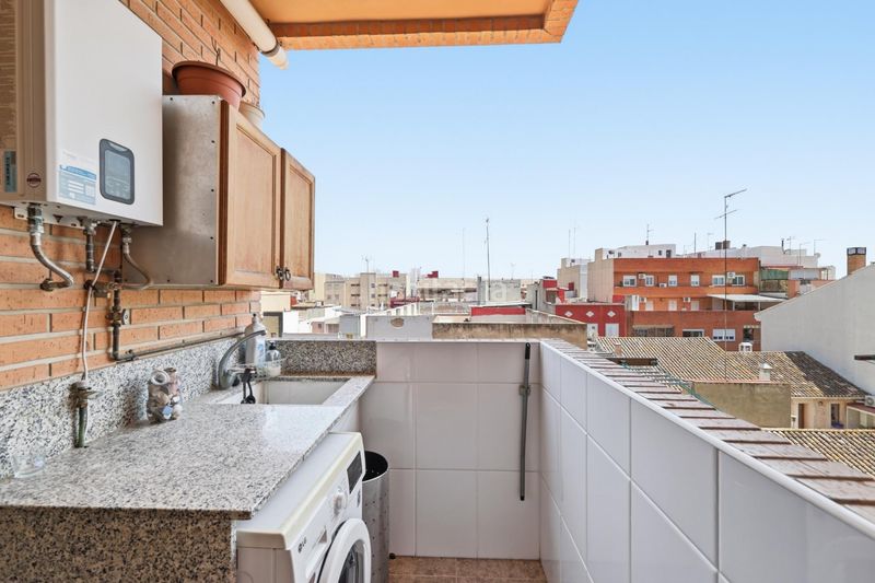 Foto 9ddfdefe-5ee8-4b33-bbd3-8d6fed282c6e. Piso en El Castellar i l'Oliverar Valencia