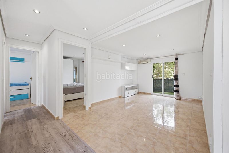 Foto f13a0f62-36f8-4596-84c8-f15afd052de5. Pis a Casas Verdes - Ermita Godella